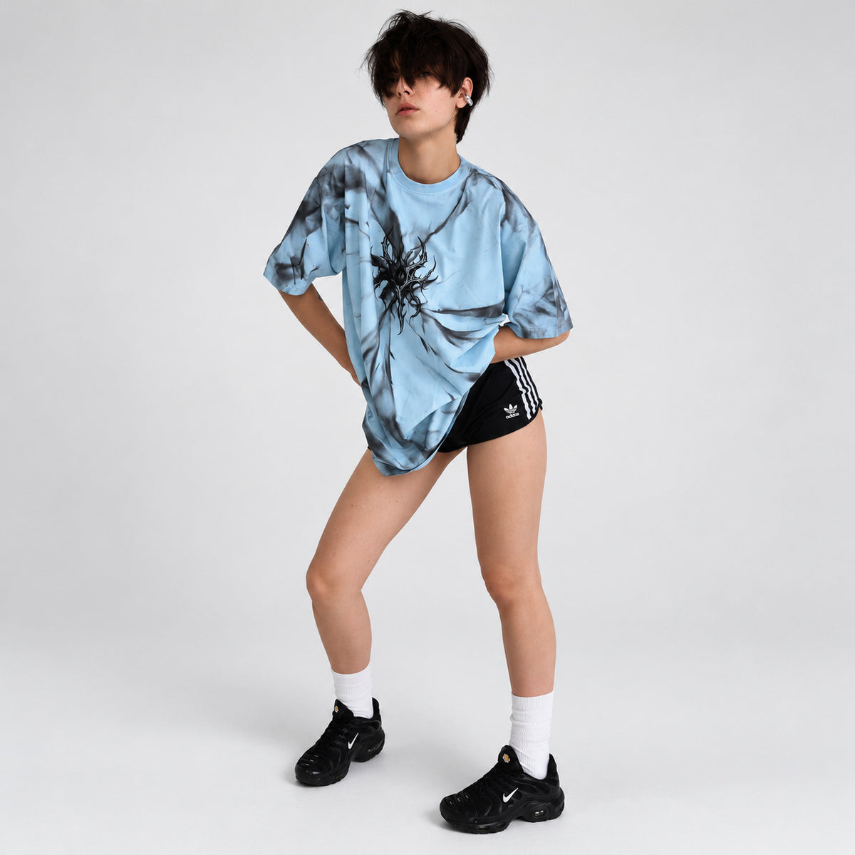 Кастомна світло-блакитна футболка BatCat BLUE ASH, спереду, oversize M